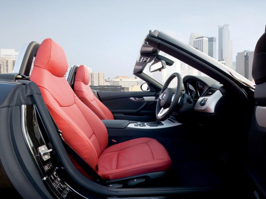  BMW Z4 Silver Top Edition 2010 года  (фото 2 из 2)